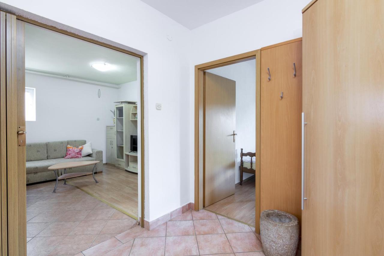 Apartment Buzet 17562A エクステリア 写真